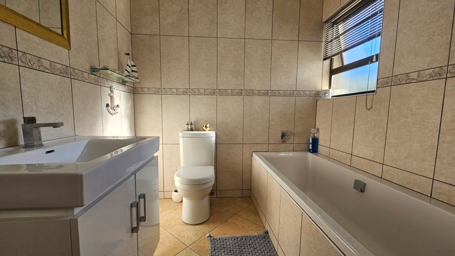 5 Bedroom Property for Sale in Dana Bay Western Cape